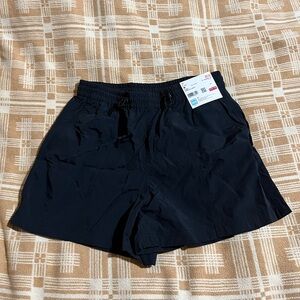 Uniqlo shorts size M